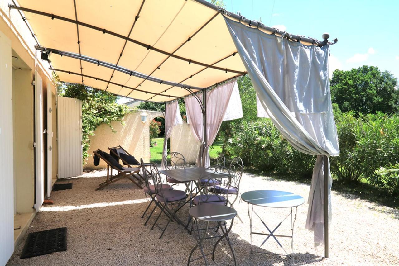 Lamanon Maison D'Hotes "Les Ecuries Du Mas" מראה חיצוני תמונה