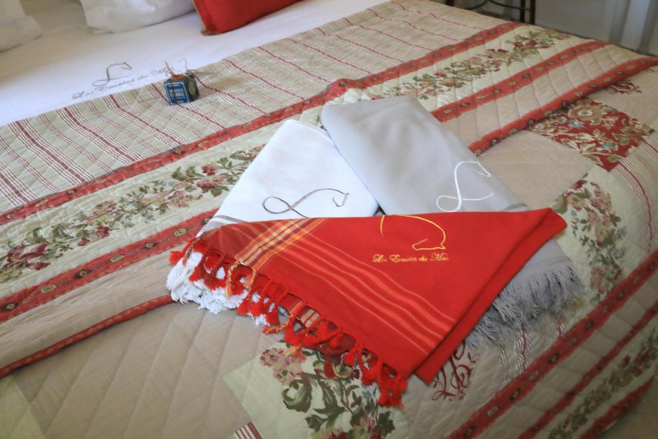Lamanon Maison D'Hotes "Les Ecuries Du Mas" מראה חיצוני תמונה