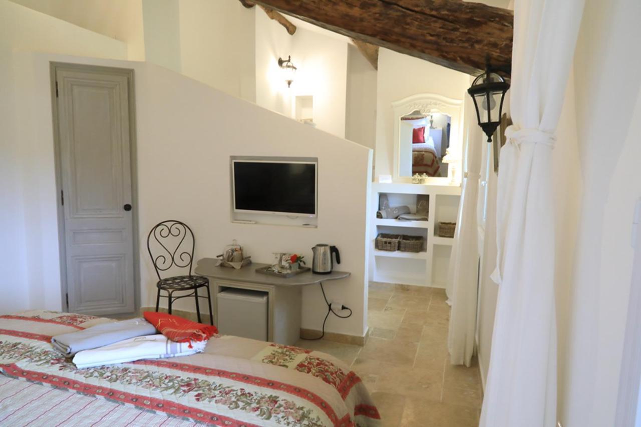 Lamanon Maison D'Hotes "Les Ecuries Du Mas" מראה חיצוני תמונה