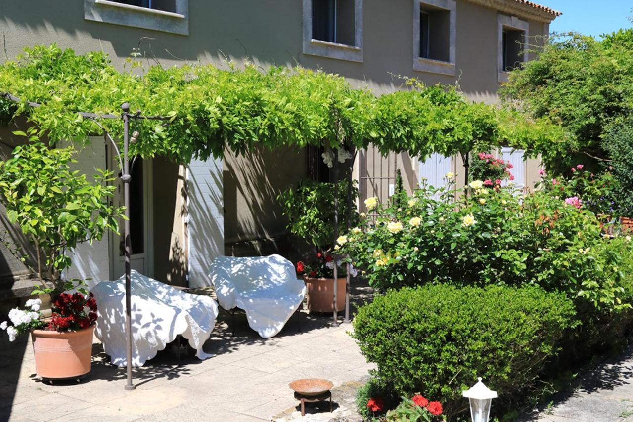 Lamanon Maison D'Hotes "Les Ecuries Du Mas" מראה חיצוני תמונה