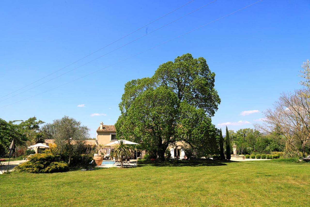 Lamanon Maison D'Hotes "Les Ecuries Du Mas" מראה חיצוני תמונה